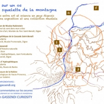 Tomber sur un os dans le squelette de la montagne