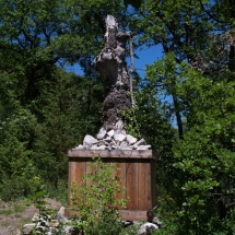 Richard-Nonas-Edge-stones-Vière-et-les-Moyennes-Montagnes-2011-Prads-Haute-Bléone-VIAPAC-©-Musée-Gassendi-1024x764